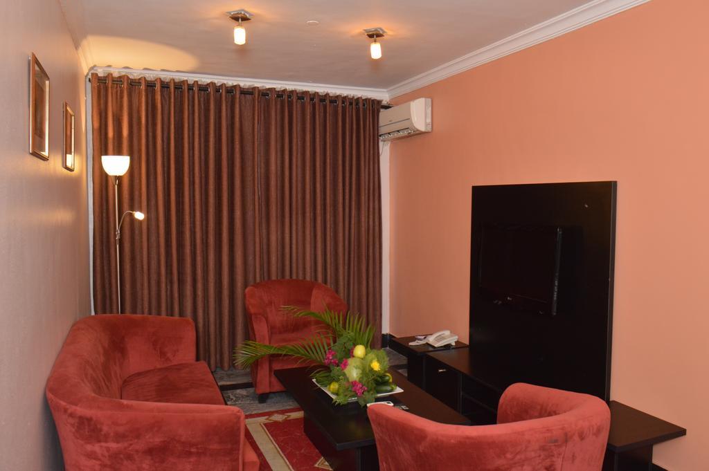 Golden Tulip Port-Harcourt Hotel Port Harcourt Szoba fotó